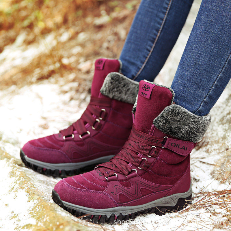 Women's black lace-up winter snow boots with plush lining