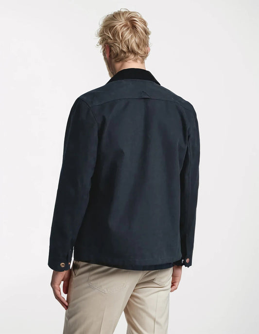 Men's button down field jacket with four pockets