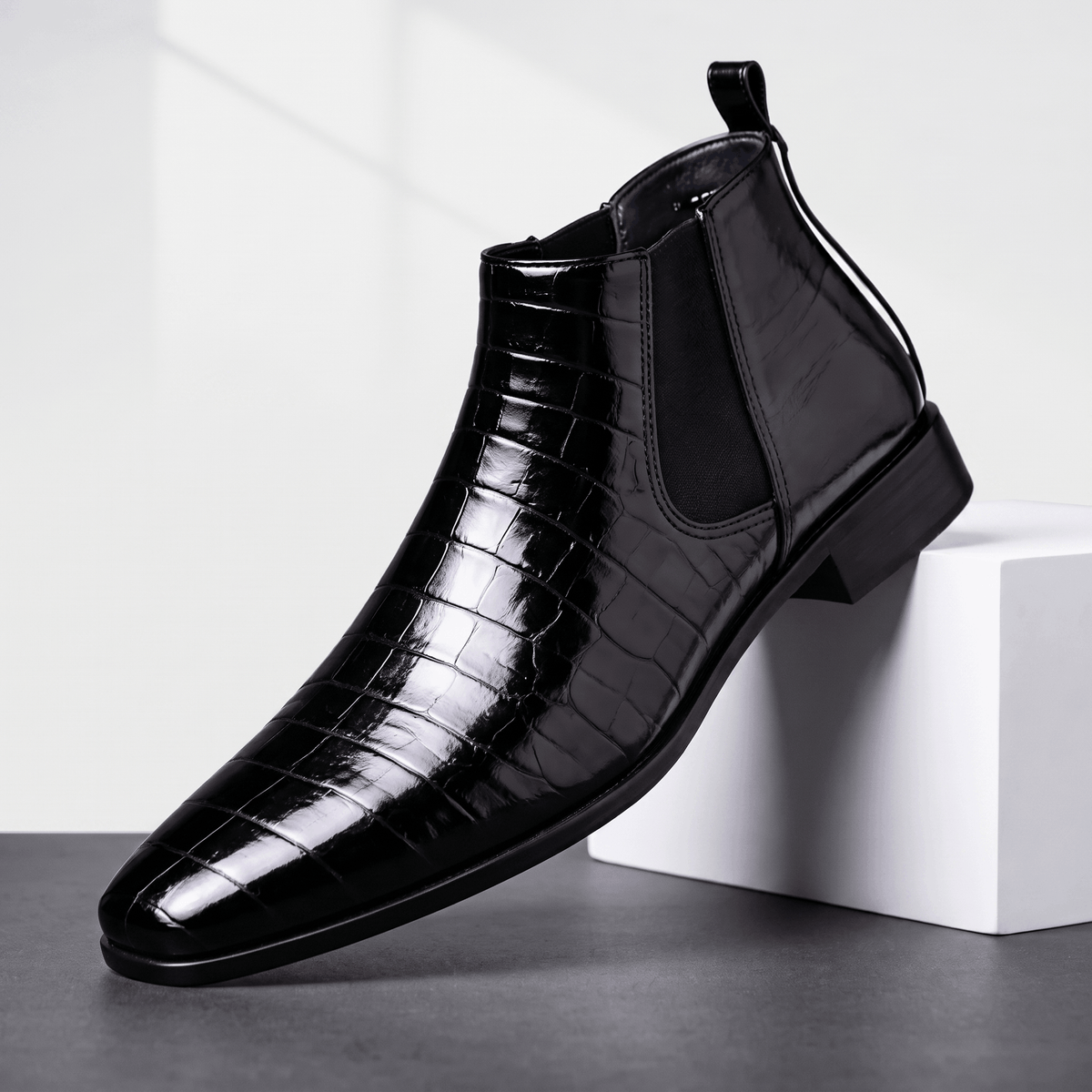 Croc-embossed Chelsea boots for men - black