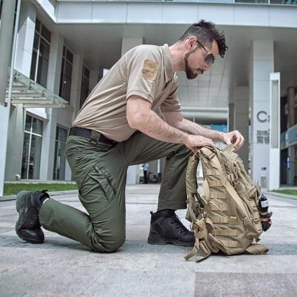 mens-cargo-pants-in-woven-material-with-zip-pockets-and-knee-seams-4
