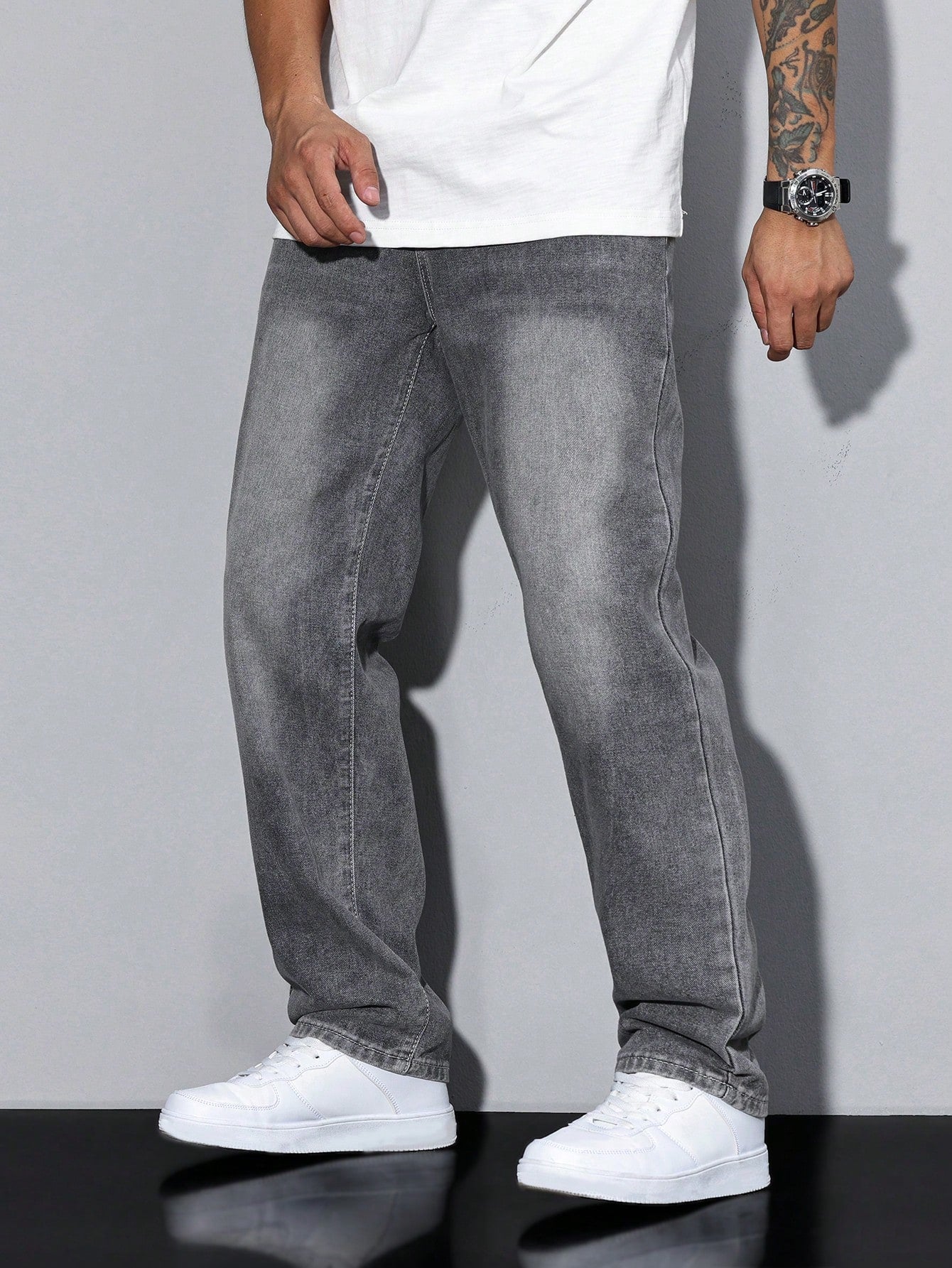 mens-casual-denim-jeans-with-zip-fly-and-five-pockets-10