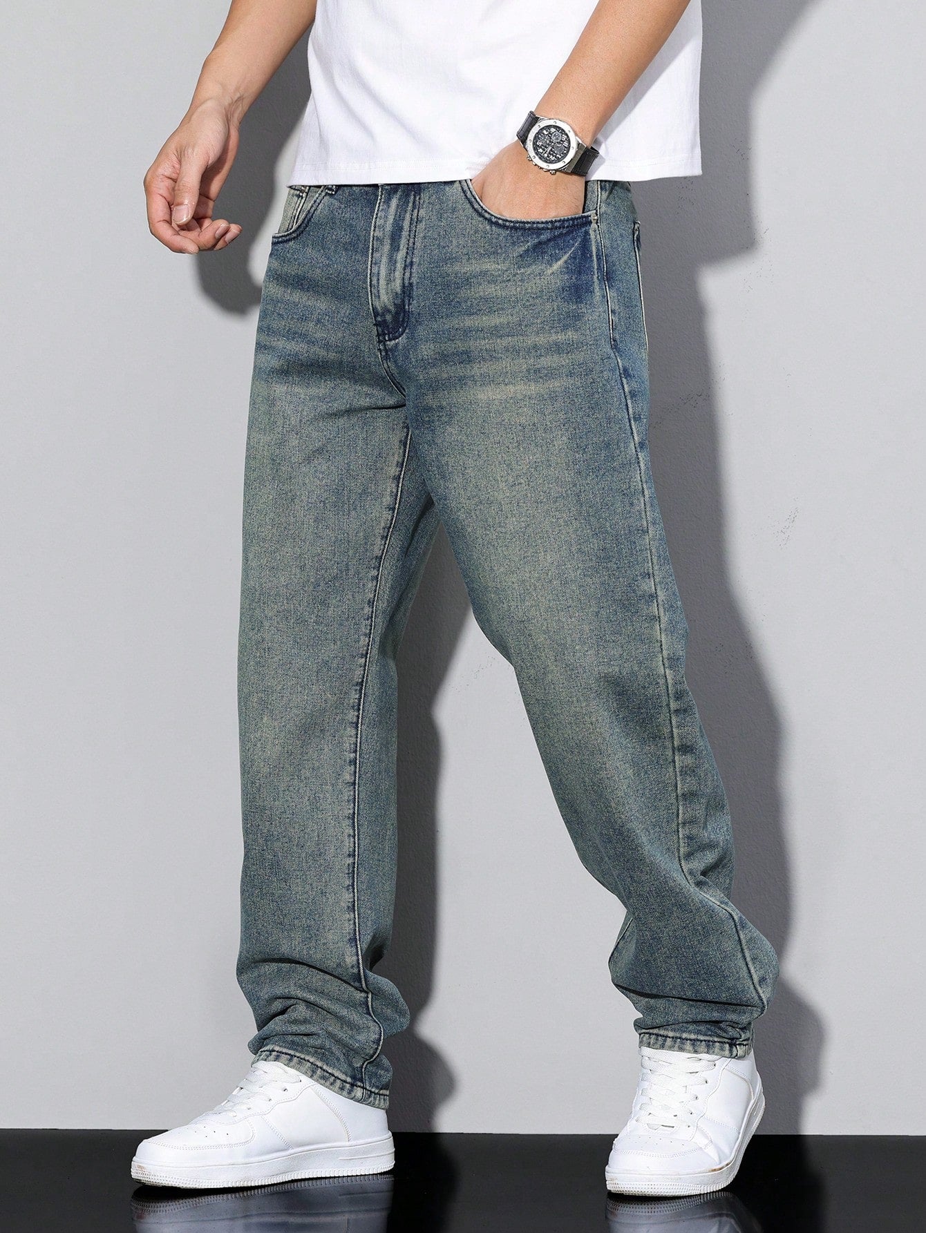 mens-casual-denim-jeans-with-zip-fly-and-five-pockets-7