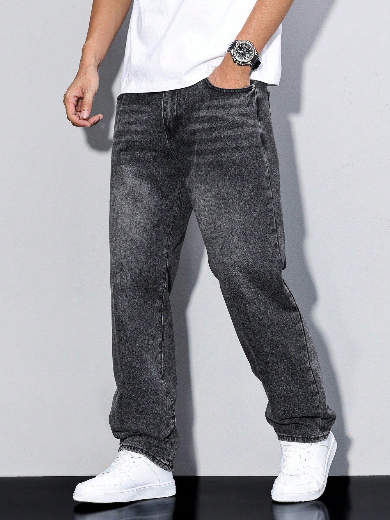 mens-casual-denim-jeans-with-zip-fly-and-five-pockets-8