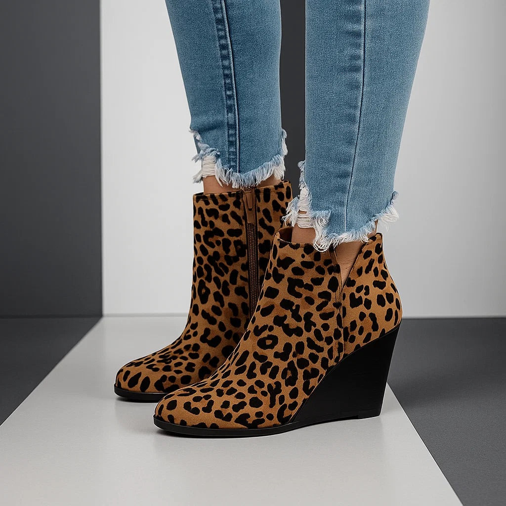 womens-ankle-boots-in-suede-with-wedge-heel-and-side-zipper-9