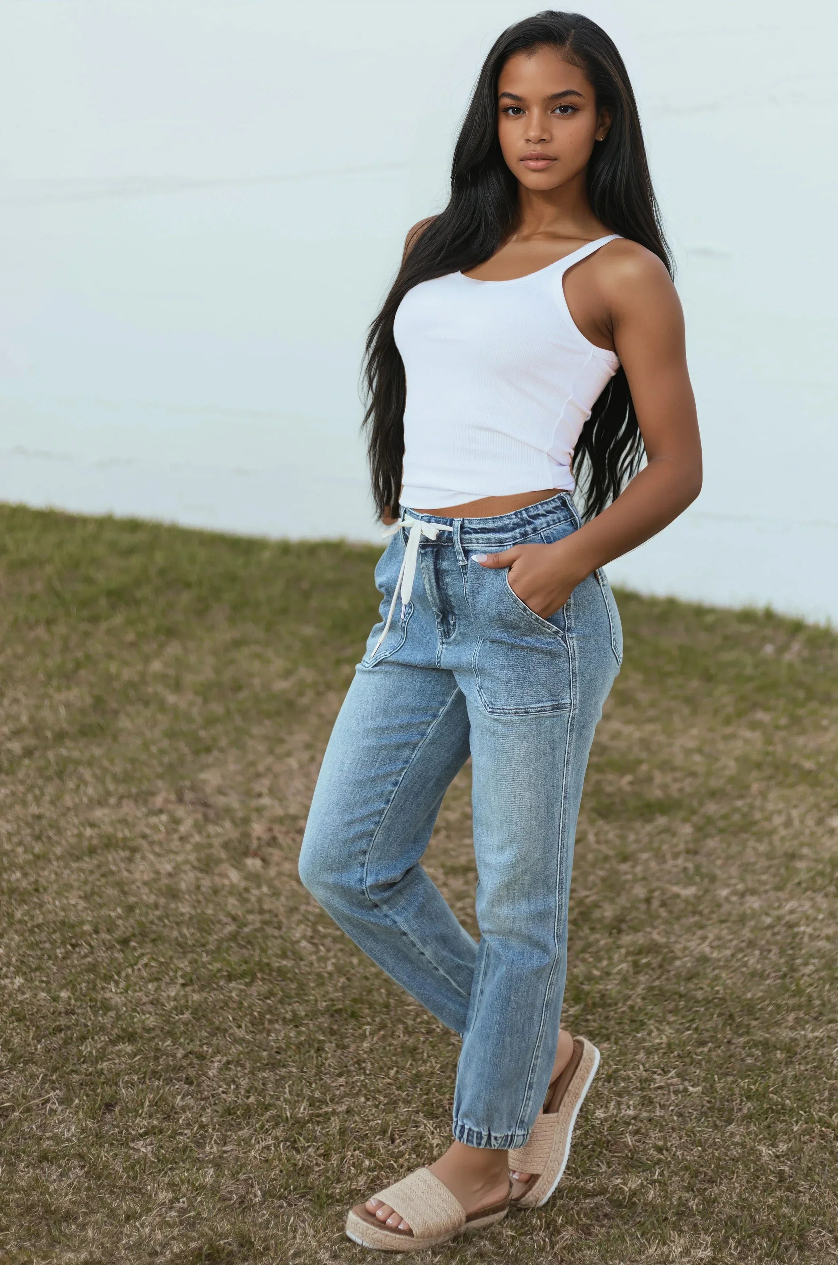 womens-jogger-style-denim-jeans-with-drawstring-waist-and-cuffed-ankles-3