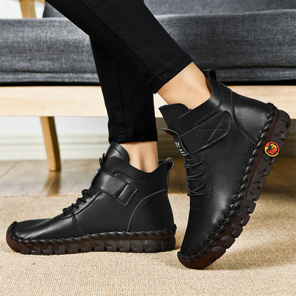 Women's black platform winter snow boots with round toe