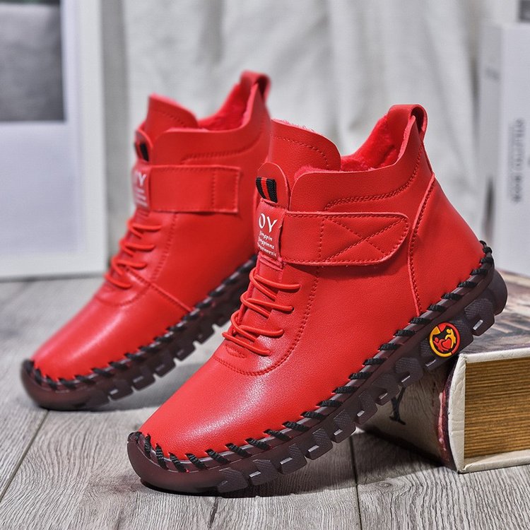 Women's black platform winter snow boots with round toe