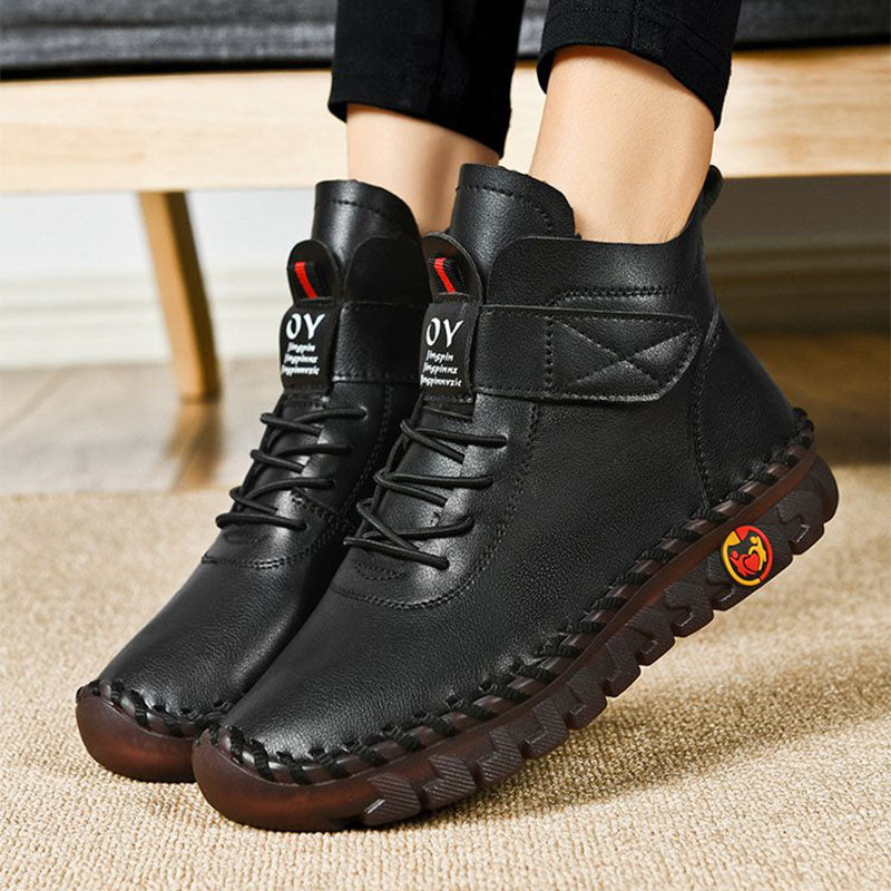 Women's black platform winter snow boots with round toe
