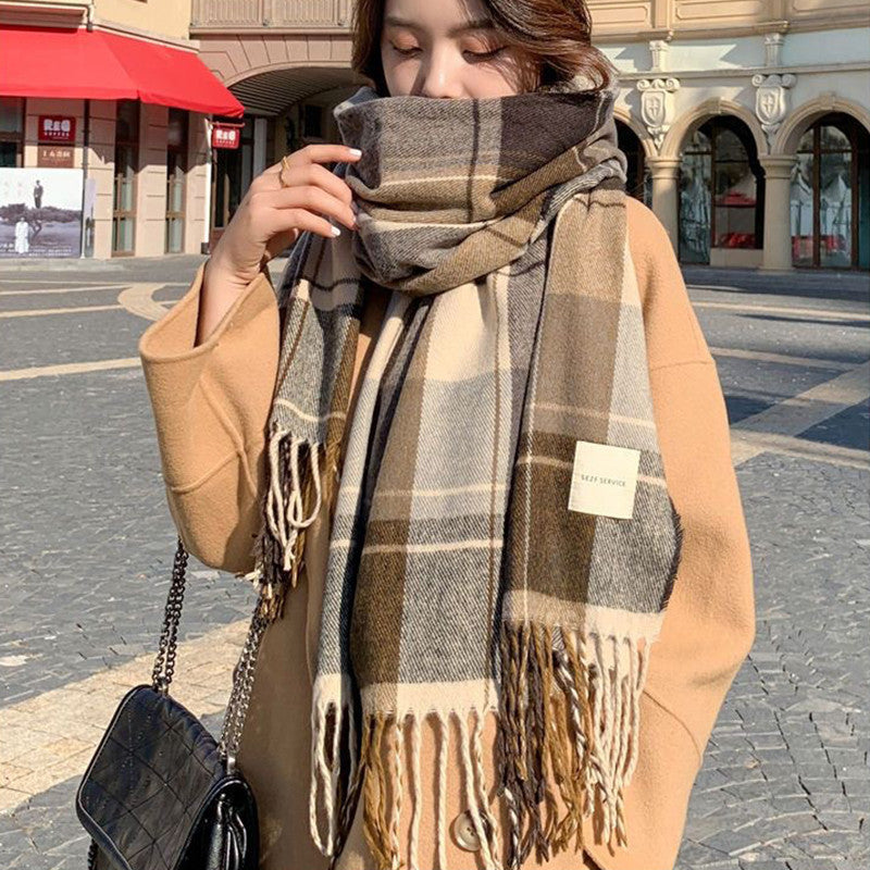 Women's plaid winter scarf in beige matching grid