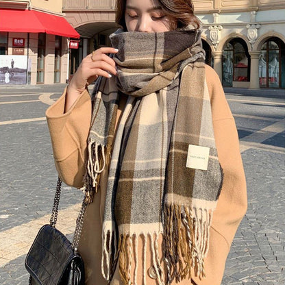 Women's plaid winter scarf in beige matching grid
