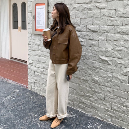 Women's short leather jacket with lapel collar in camel