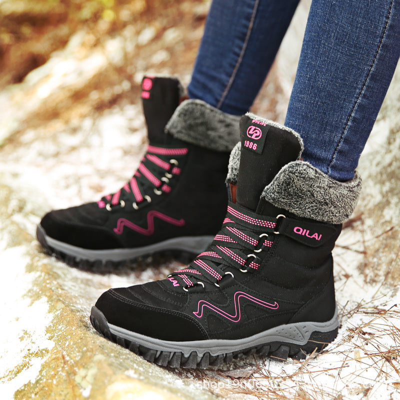 Women's black lace-up winter snow boots with plush lining