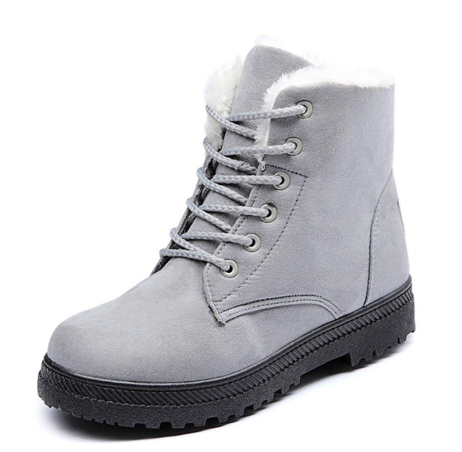 Women's flat snow boots with plush lining