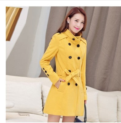 Woman wearing double-breasted cardigan winter coat