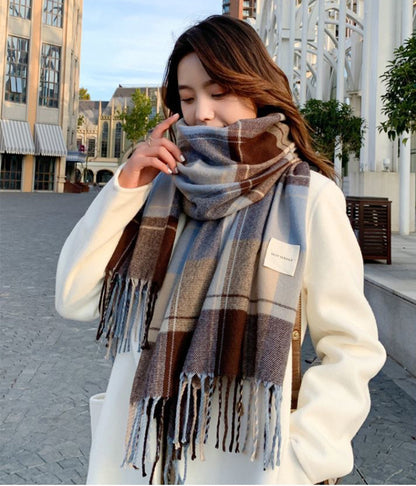 Women's plaid winter scarf in beige matching grid
