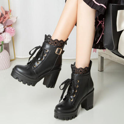 Women's lace-up ankle boots with square heel