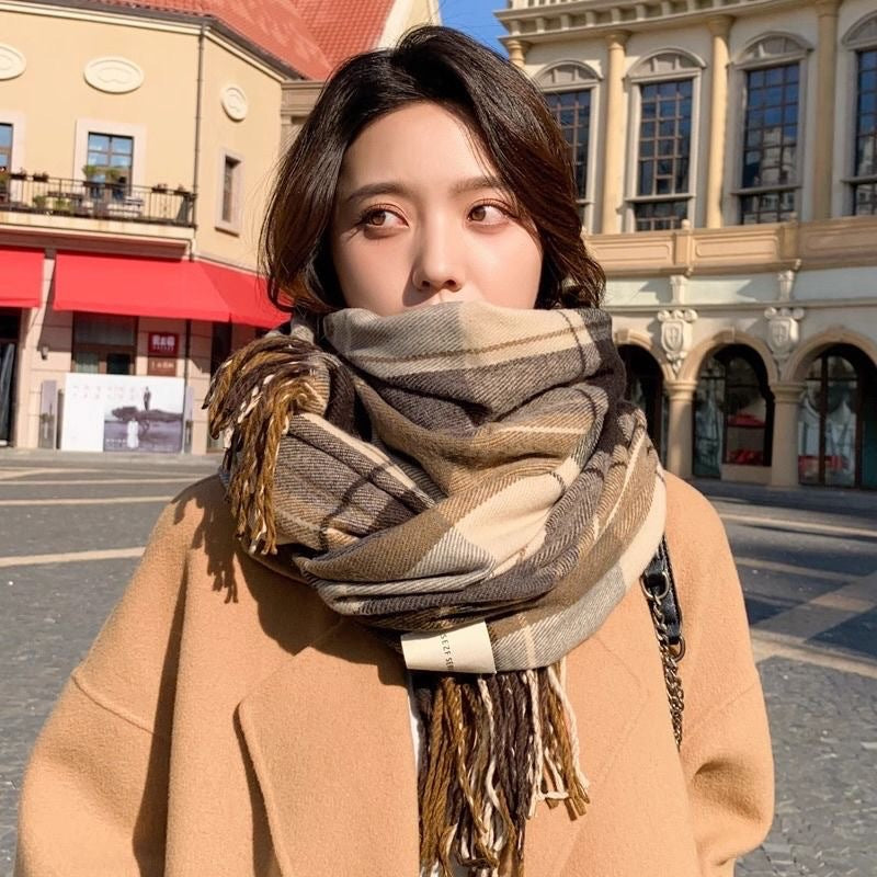 Women's plaid winter scarf in beige matching grid
