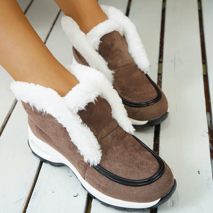 Women's platform snow boots in leopard print