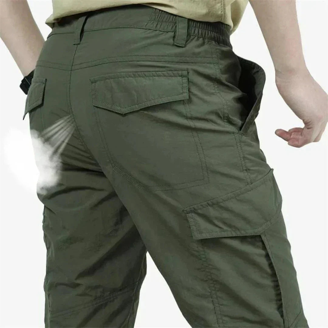 Men's cargo pants with rear flap pockets - army green