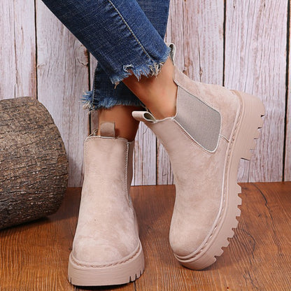 Women's chunky black ankle boots, round toe