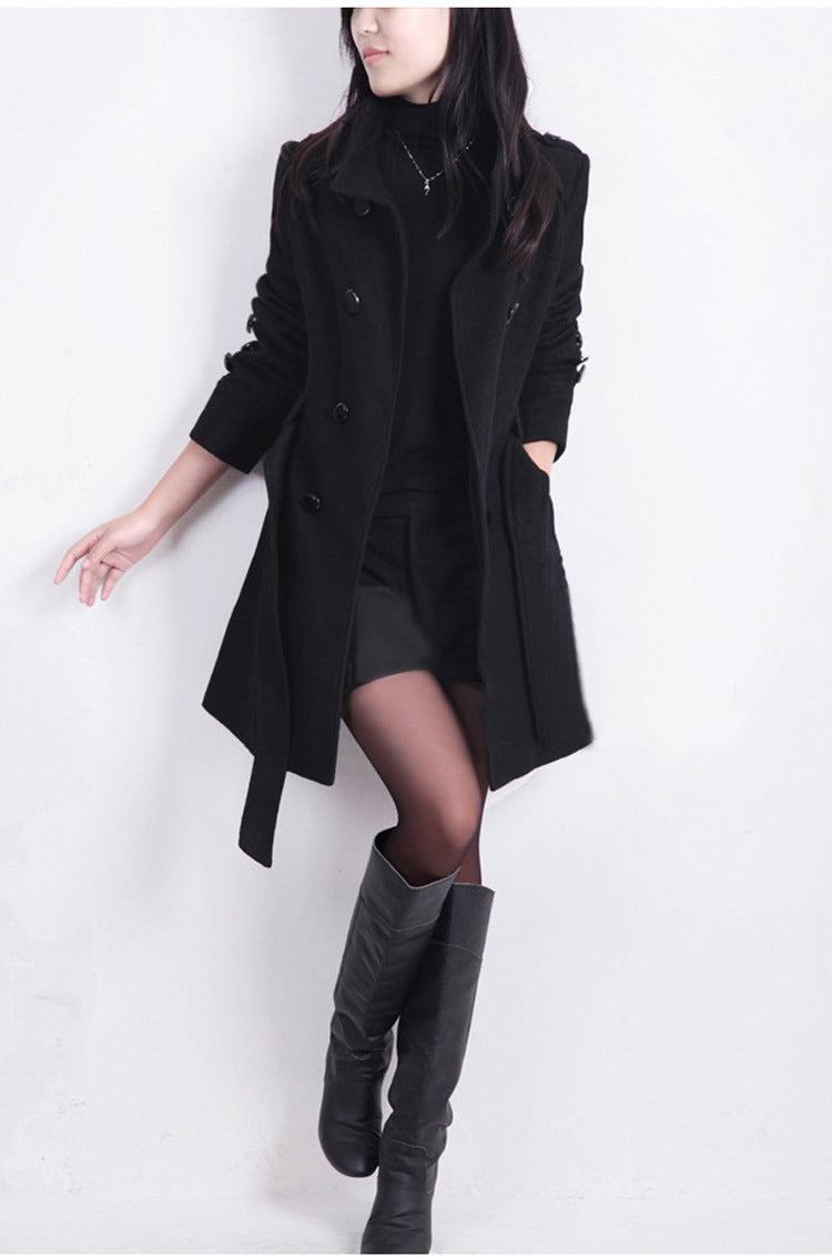 Woman wearing double-breasted cardigan winter coat