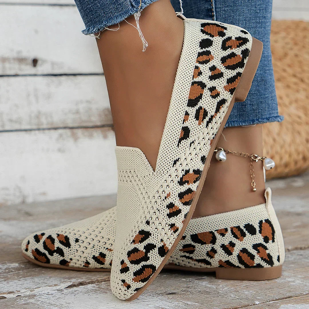 Women's classic orthopedic shoes for everyday wear