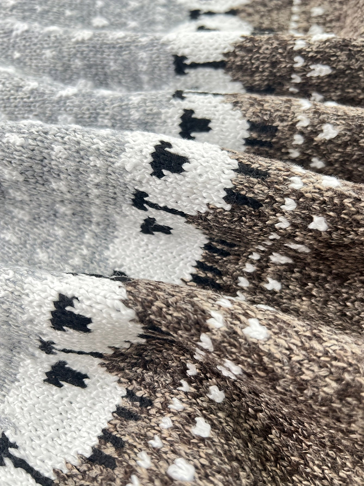 Ingrid - Nordic Sweater with Sheep Jacquard Pattern