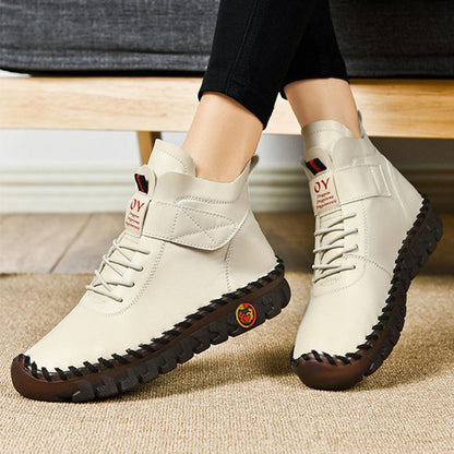 Women's black platform winter snow boots with round toe