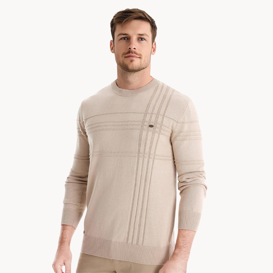 Fine gauge crew neck sweater for men