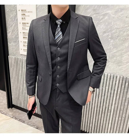 Men's slim fit three piece business suit