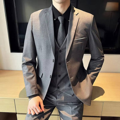 Men's slim fit three piece business suit - gray