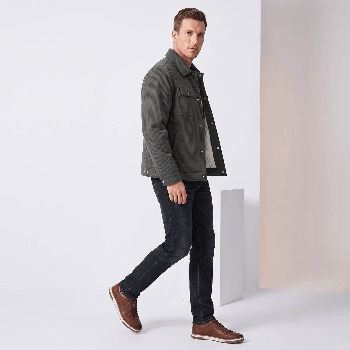 Men's quilted corduroy jacket with snap front
