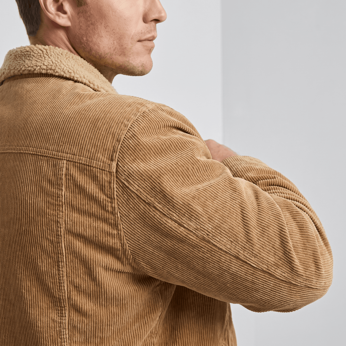 Men's sherpa lined corduroy jacket with turn down collar