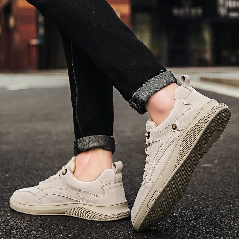 Men's suede sneakers with low-top design