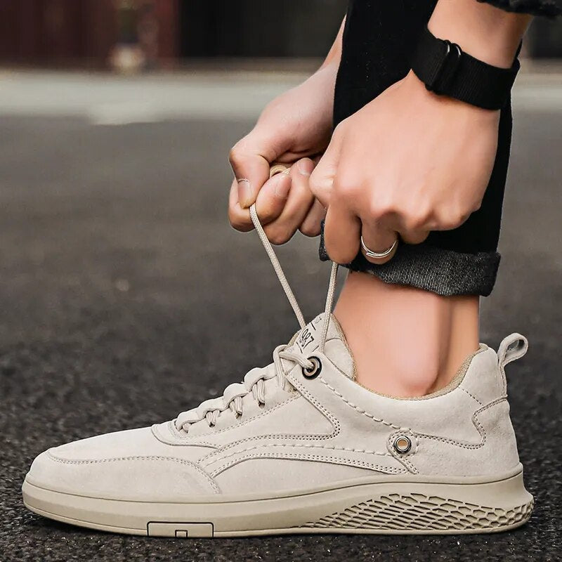 Men's suede sneakers with low-top design