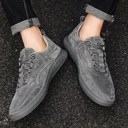 Men's suede sneakers with low-top design