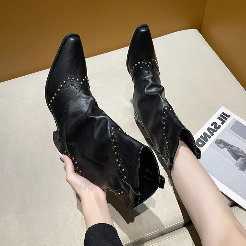Kordula - Studded Western Ankle Boots