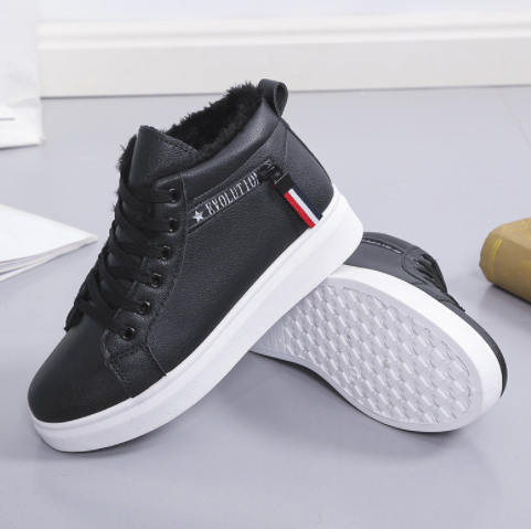 Women's plush snow boots with flat heel and round toe
