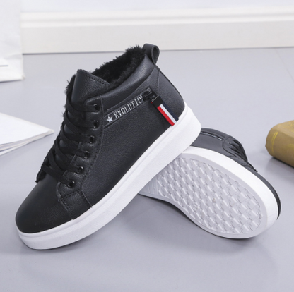 Women's plush snow boots with flat heel and round toe