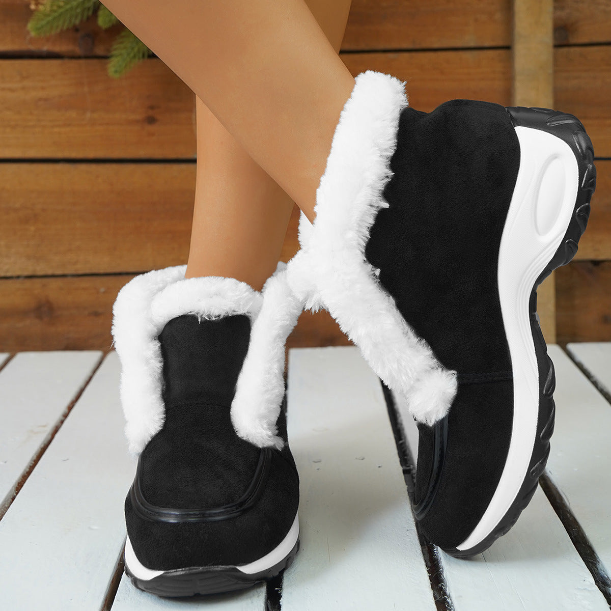 Women's platform snow boots in leopard print