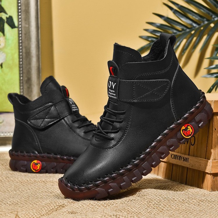 Women's black platform winter snow boots with round toe