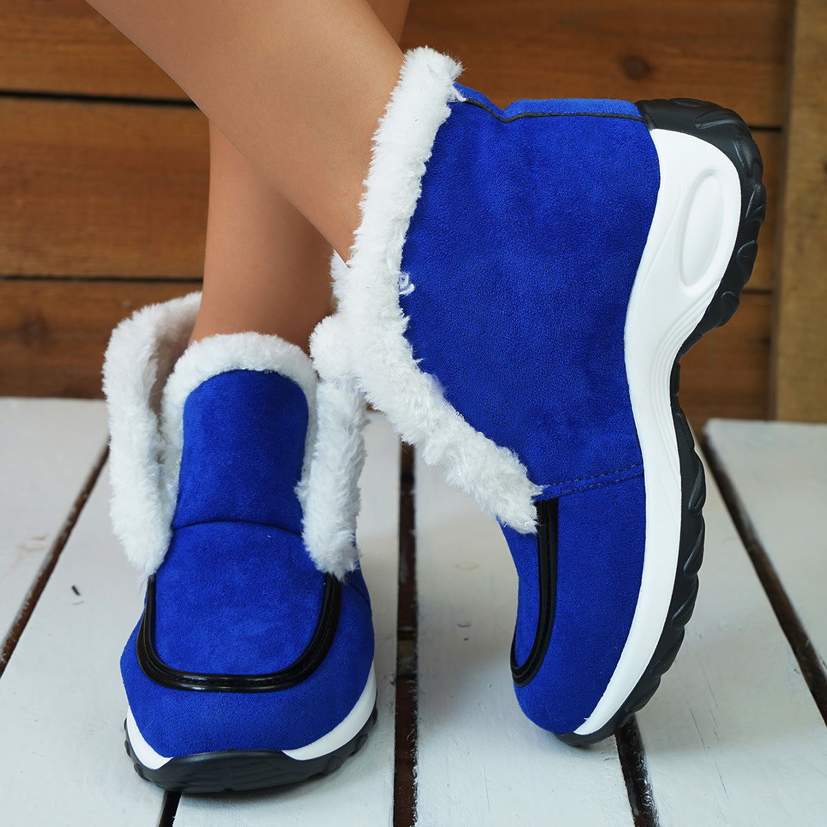 Women's platform snow boots in leopard print