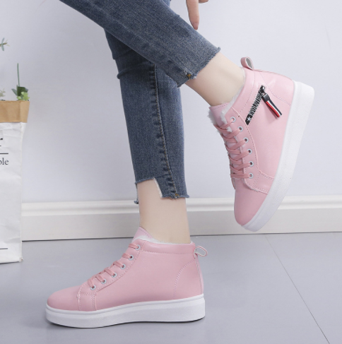 Women's plush snow boots with flat heel and round toe