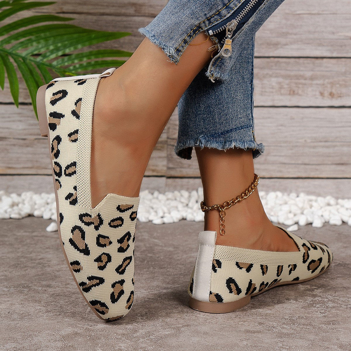 Women's classic orthopedic shoes for everyday wear - leopard