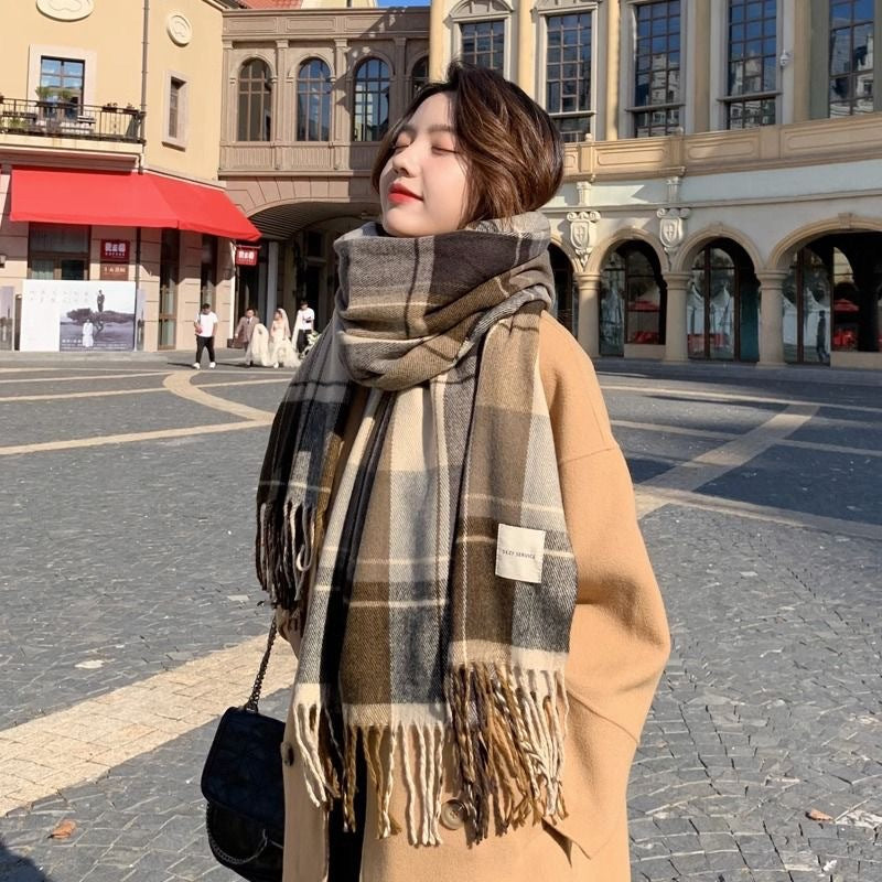 Women's plaid winter scarf in beige matching grid