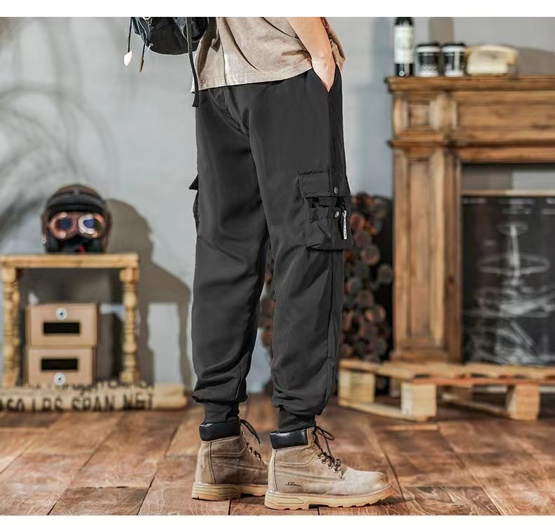 Men's oversized cargo pants with wide leg