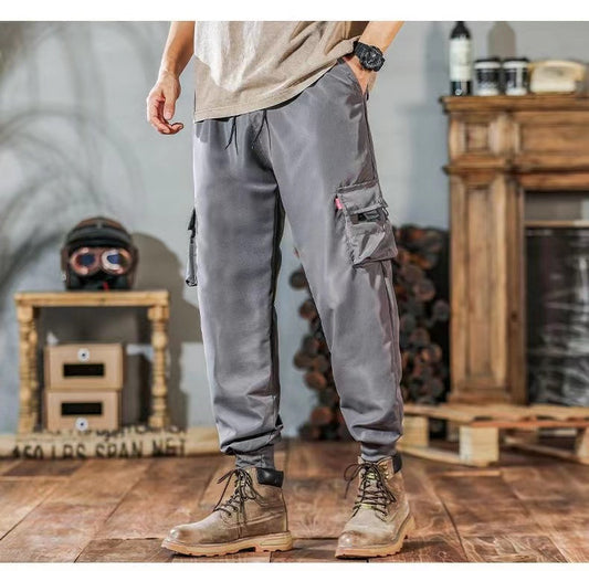 Men's oversized cargo pants with wide leg