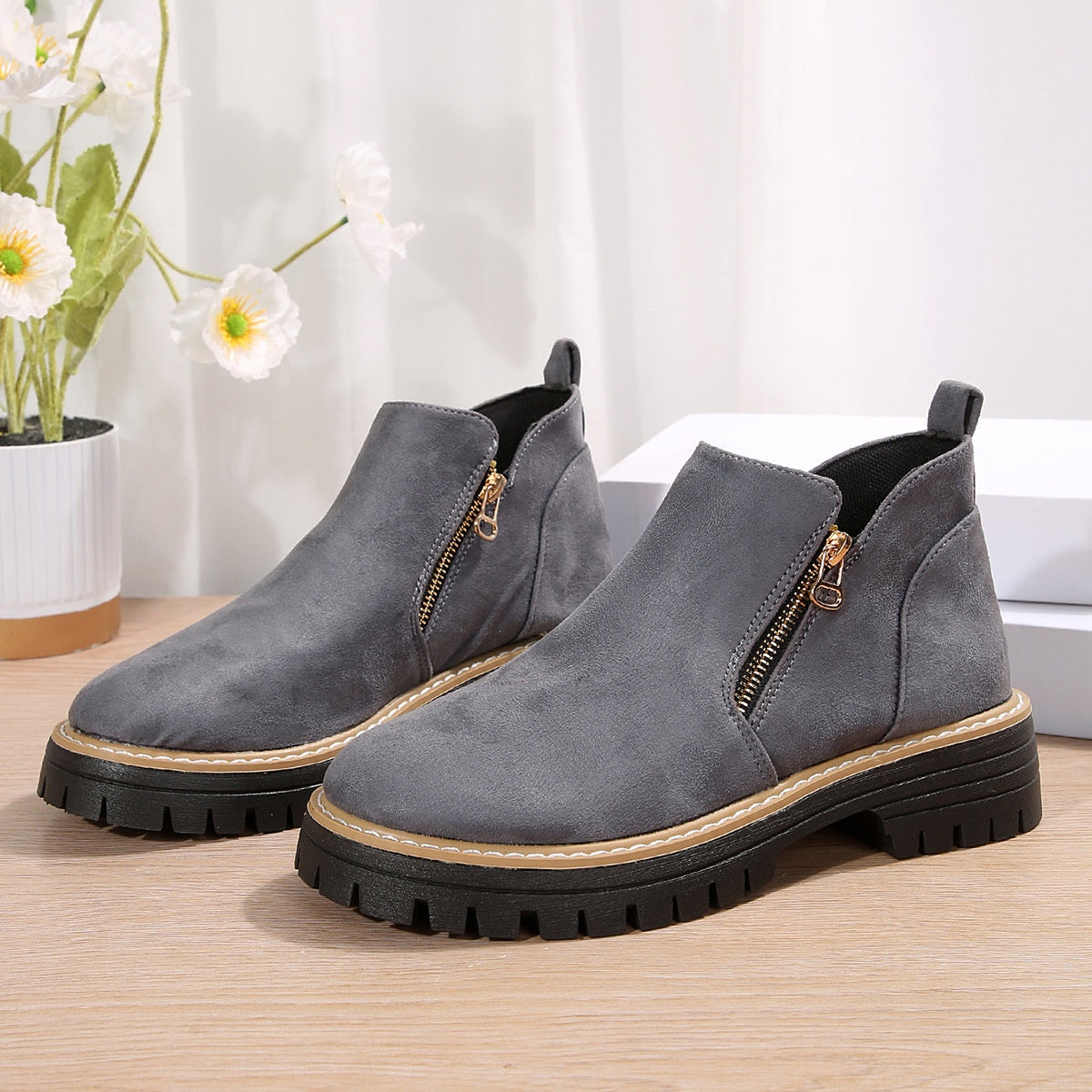 Women's chunky heel suede ankle boots with side zipper
