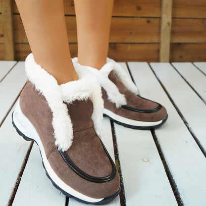 Women's platform snow boots in leopard print