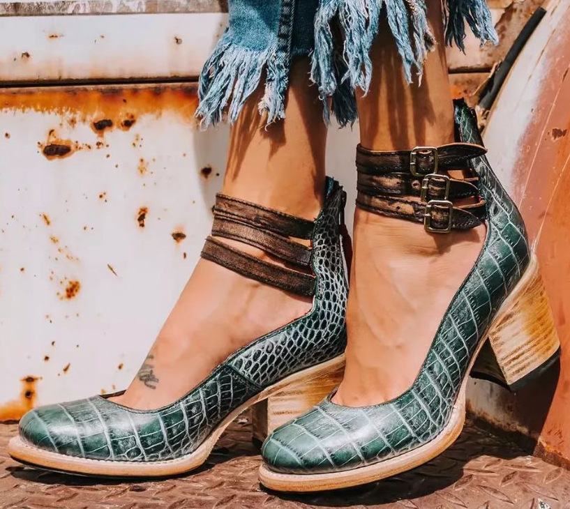 Women's block-heel orthopedic sandals for everyday wear - green
